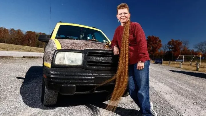 Tennessee woman sets record for world's longest mullet