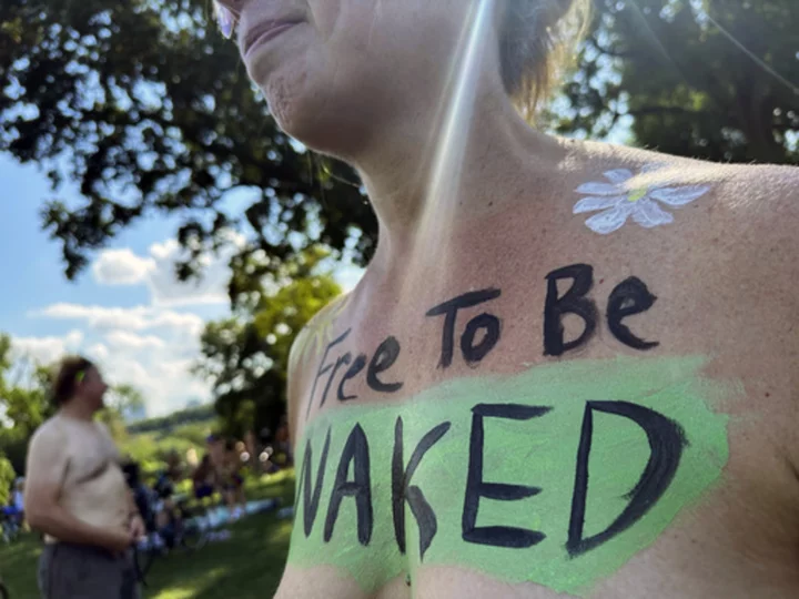 Wisconsin Republicans want to make it a crime to be naked in public