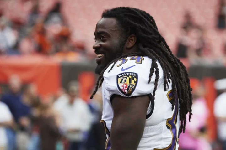Alex Collins, former Seahawks and Ravens running back, killed in motorcycle crash at age 28
