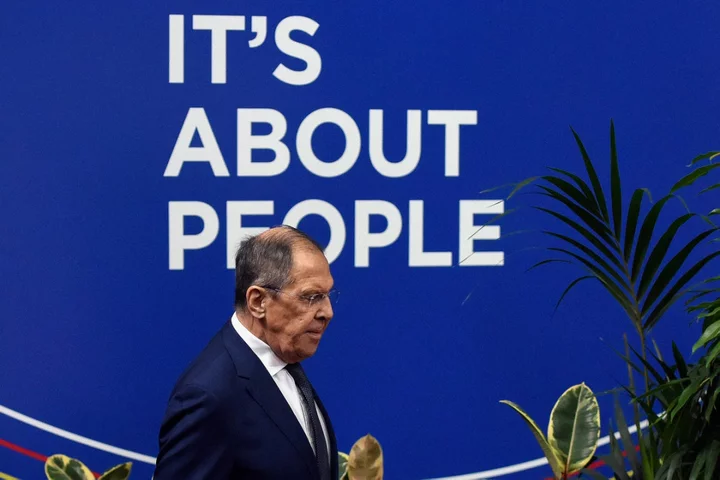 Official walk out as Russia’s Sergei Lavrov speaks at European security meeting