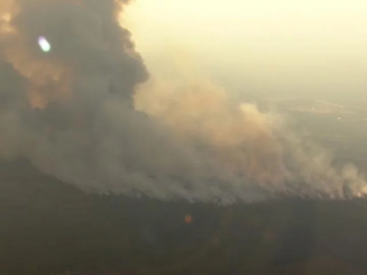 Large wildfire triggers evacuations in east Texas