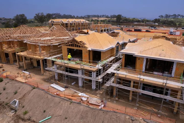 US single-family building permits at 7-month high; housing slump persists