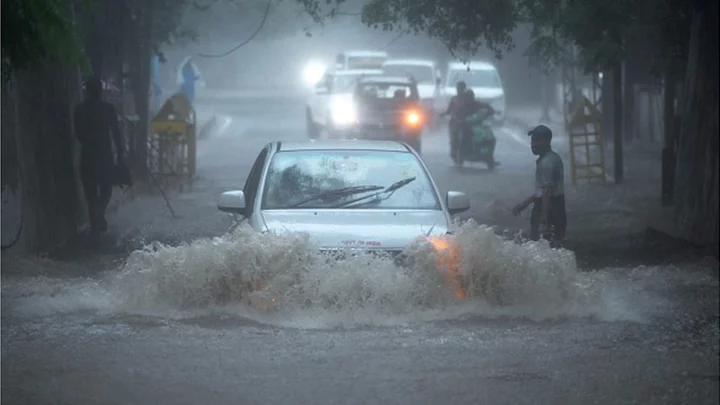 Delhi and Himachal Pradesh: At least 15 die as heavy rains lash Indian states