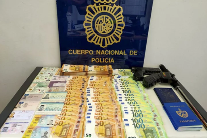 2 arrested in Serbia suspected of smuggling Cubans to Spain as part of an international crime group