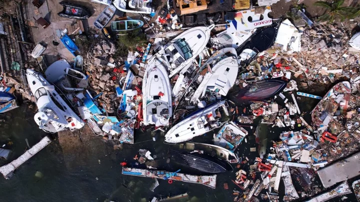 Hurricane Otis: Mexico troops tackle looting in devastated Acapulco