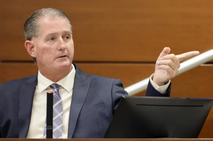 Off-duty officer testifies he didn't know just where shots fired from during Parkland massacre