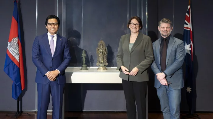 Australian museum to return stolen Cambodian artefacts