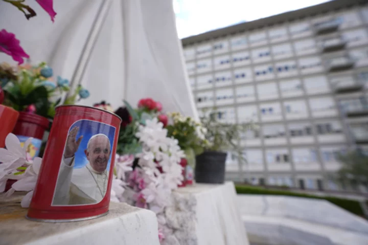 Hospitalized Pope Francis follows Mass on TV, lunches with medical personnel and aides