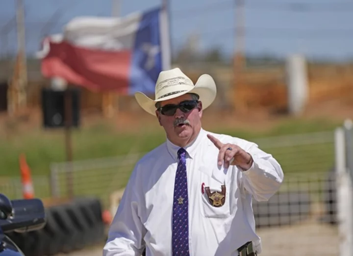 Deputies who reported a Texas sheriff to public corruption investigators say nothing was done