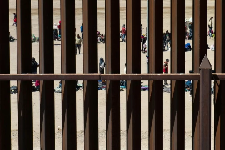 Biden administration to build more Mexico border wall