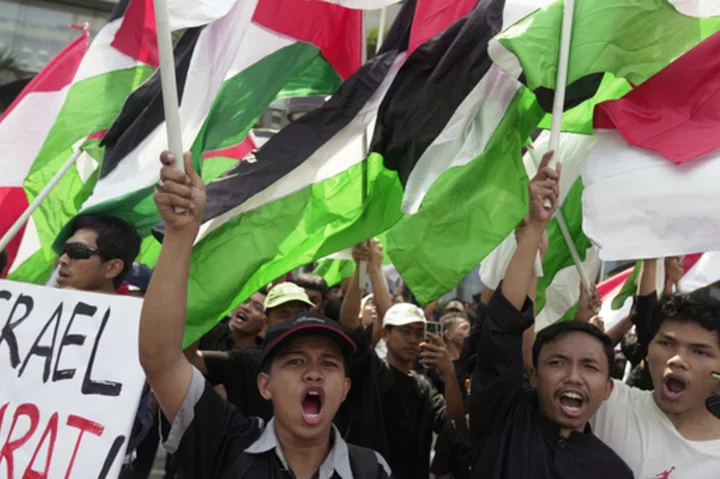 Protesters march to US Embassy in Indonesia over Israeli airstrikes