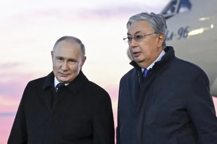 Putin visits Kazakhstan, part of his efforts to cement ties with ex-Soviet neighbors