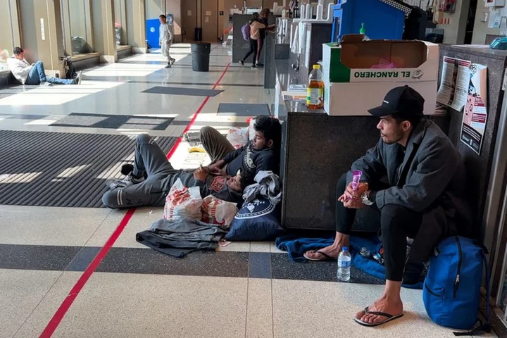 Chicago homeless migrants shelter faces backlash