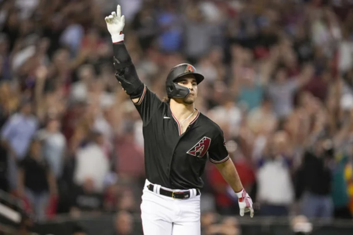 Thomas' tying homer, Moreno's decisive hit send D-backs over Phillies 6-5, ties NLCS at 2 games