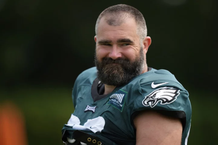 Kelce center of attention in offseason, center of Eagles run to Super Bowl this season