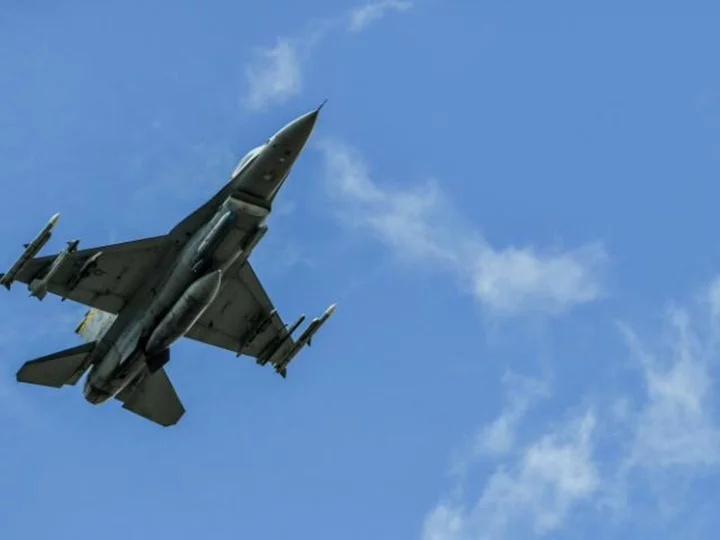 US commits to approving F-16s for Ukraine as soon as training is complete