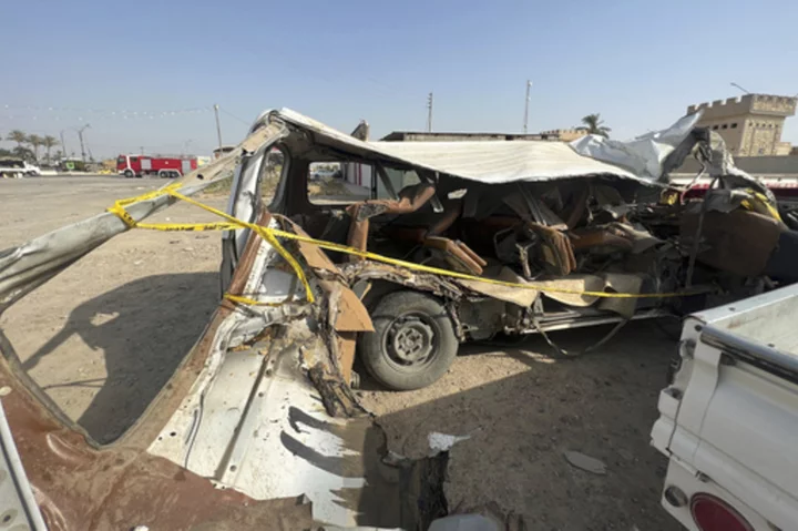 18 people have been killed in Iraq after a bus carrying Shiite pilgrims to Karbala overturned