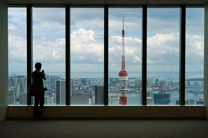 Japan Bond Slump Puts More Pressure on BOJ to Tweak Policy