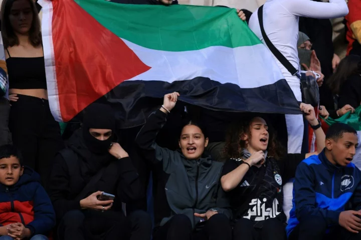 Paris crowd calls for end of 'massacre' in Gaza