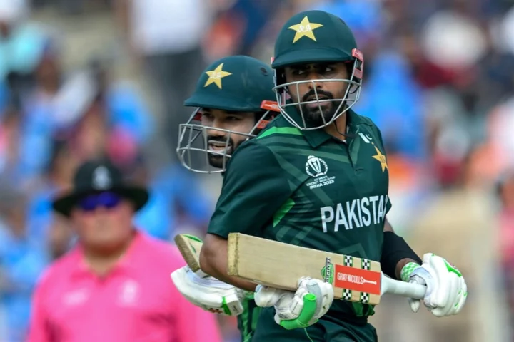 India bowl out Pakistan for just 191 in key World Cup clash