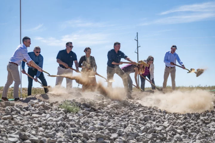 Powered by wind, this $10B transmission line will carry more energy than the Hoover Dam