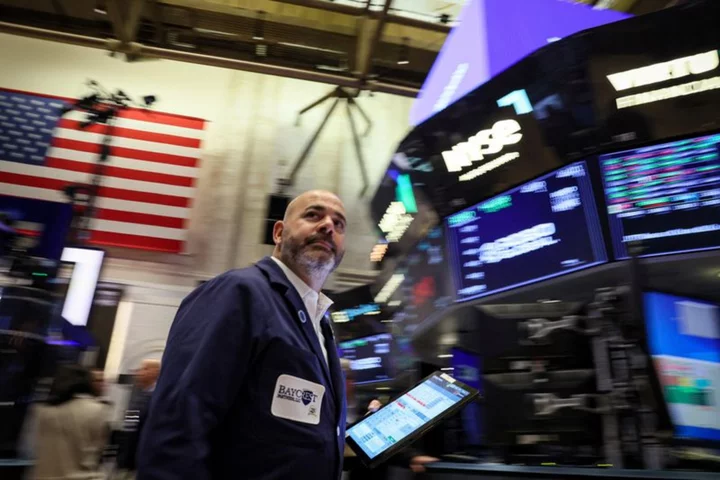 Wall St rebounds as easing Treasury yields boost megacap stocks