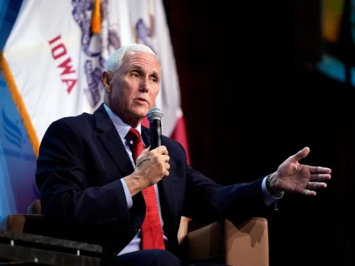 Pence intensifies attacks on Trump as GOP primary heats up