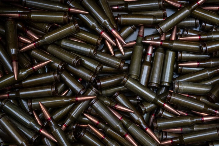 EU Says Highly Unlikely It Will Meet Ammunition Pledge to Ukraine