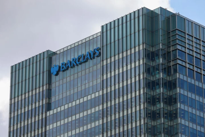 Barclays Sells $1.75 Billion Dollar AT1 Bond After UBS Sale