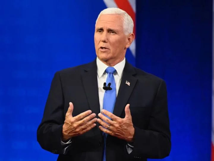 Pence meets with Zelensky during Ukraine trip