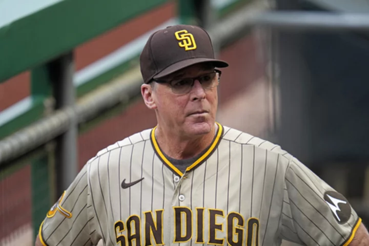 Bob Melvin leaves Padres to manage division-rival Giants and return to the Bay Area