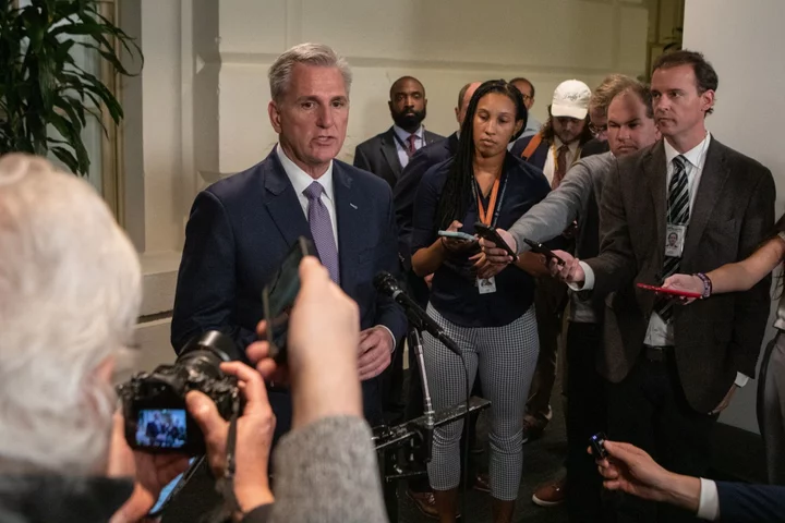 McCarthy Defies Hardliners in Latest Bid to Avert Shutdown