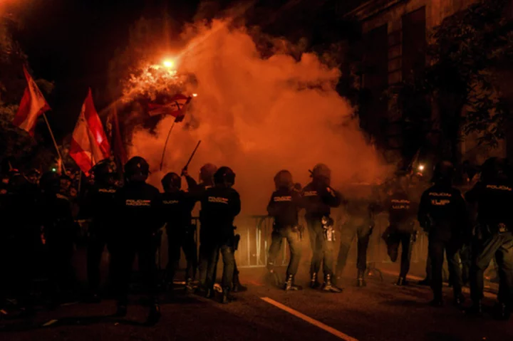 Protests turn ugly as pressure mounts on Spain's acting government for amnesty talks with Catalans