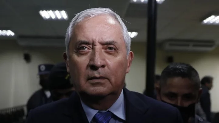 Otto Pérez Molina: Guatemalan ex-leader pleads guilty to corruption