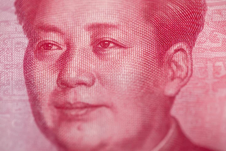 Yuan Strengthens Past PBOC’s Fixing for First Time Since July