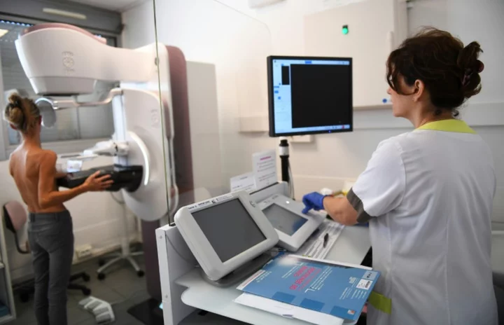 AI could halve time reading breast cancer scans, study suggests