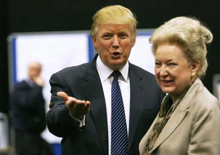 Donald Trump’s older sister Maryanne Trump Barry dies at 86 -NYT