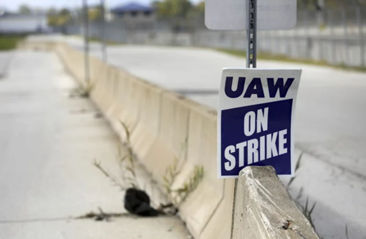 Workers at Mack Trucks reject tentative contract deal and will go on strike early Monday