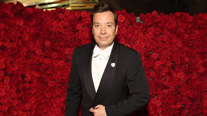 Tonight Show host Jimmy Fallon apologises over 'toxic' workplace claims