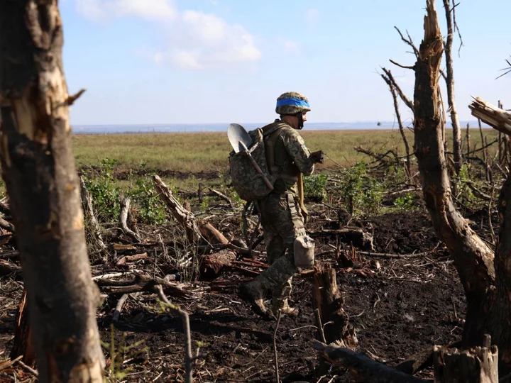 Nato chief warns Putin eyes ‘long war’ as Ukraine claims eastern village