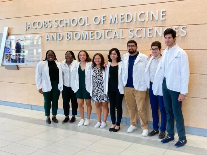 3 sets of twins and 2 brothers make history for the University at Buffalo's medical school