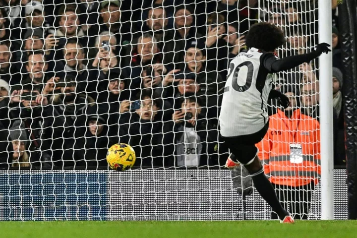 Wolves boss O'Neil rages against VAR after Fulham defeat