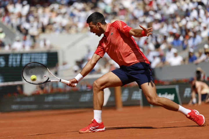 Novak Djokovic perfect in key tiebreaker, nearly perfect in next set of French Open win