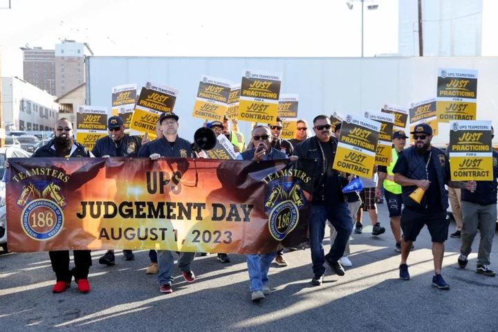 United Parcel Service, Teamsters union to resume labor talks on Tuesday