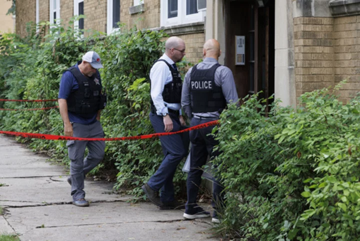 Chicago man accused of killing girl headed straight for her in apartment building, prosecutors say