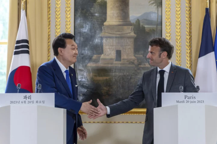 Italy's Meloni and France's Macron are meeting in Paris following a spat over migration policies