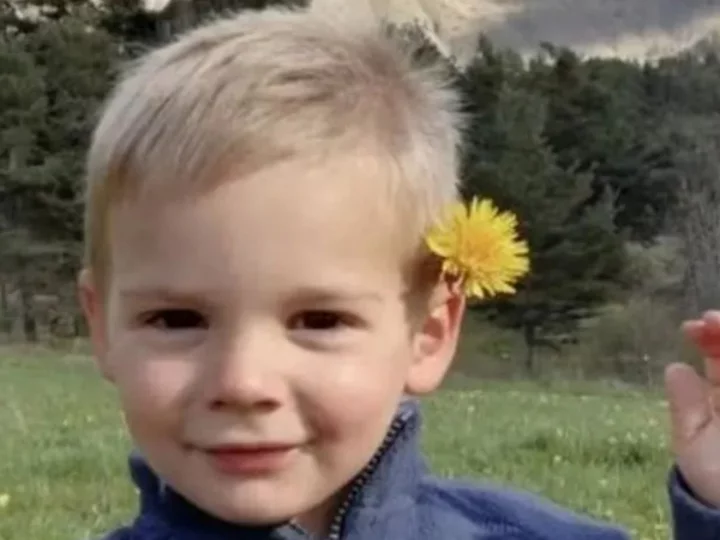 Missing French toddler – latest: Police comb final area before halting search for Emile