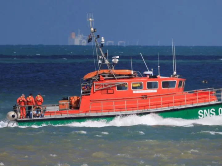 6 people die as migrant boat sinks in the English Channel