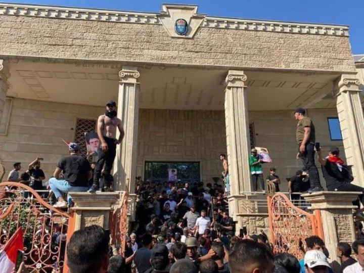 Protestors break into Swedish embassy in Baghdad after Stockholm Quran burning