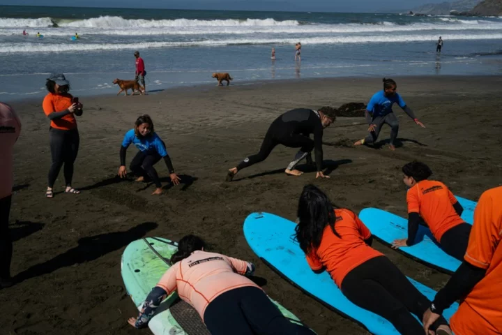 Catching a break: Inner city Californians try surfing